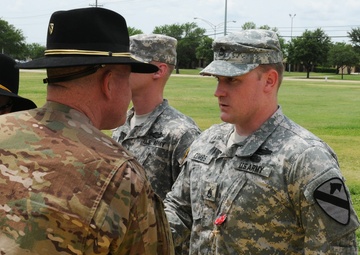 Cavalry Soldiers receive valorous awards