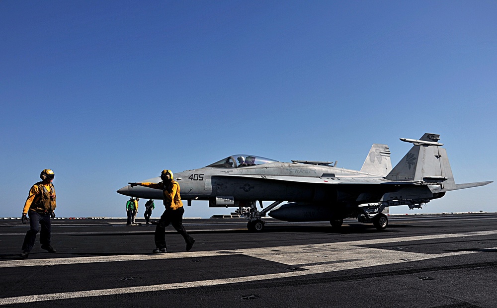 USS George H.W. Bush flight deck activity