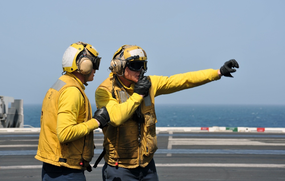 USS George H.W. Bush flight deck activity