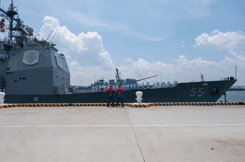 USS Leyte Gulf departs Naval Station Norfolk