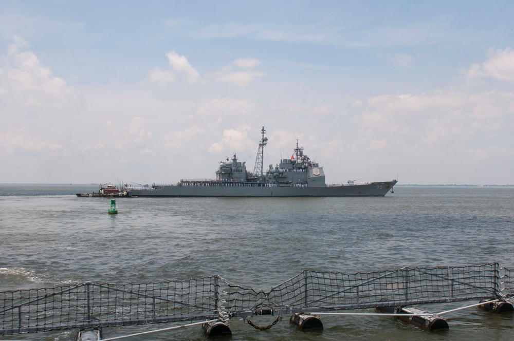 USS Leyte Gulf departs Naval Station Norfolk