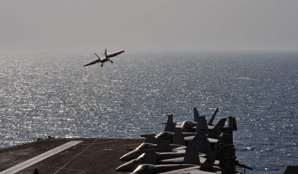 USS George H.W. Bush flightdeck operations