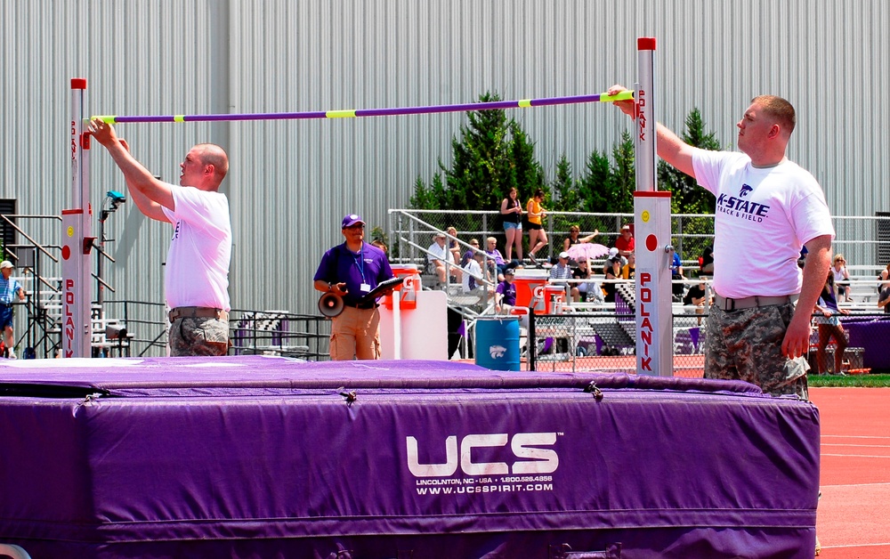 ‘Lifeline’ marks partnership with Kansas State track team with award presentation