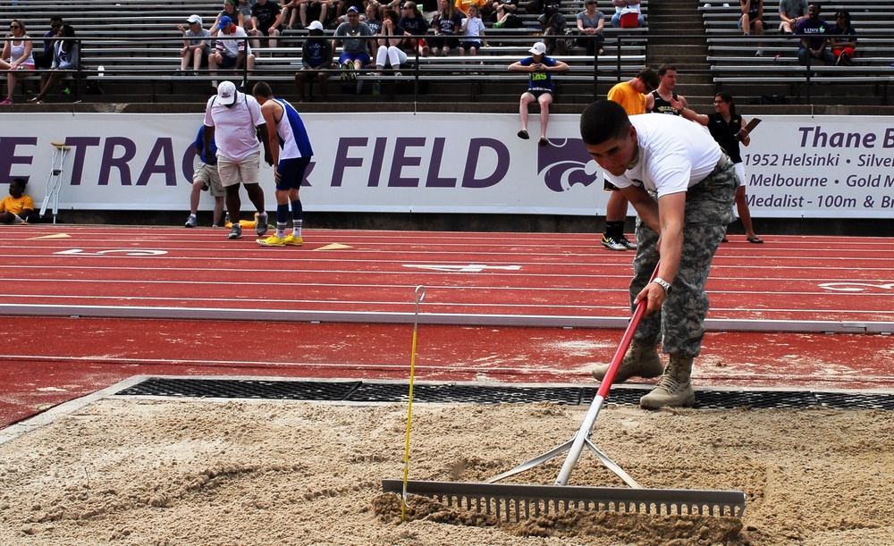 ‘Lifeline’ marks partnership with Kansas State track team with award presentation