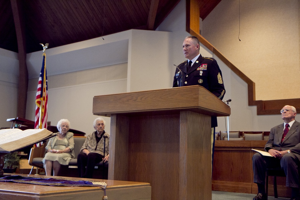 Command Sgt. Maj. Payne speaks at WWII award ceremony