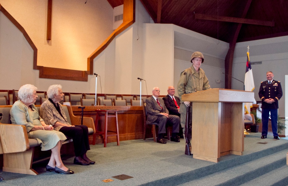 Doc Boyd speaks a WWII award ceremony