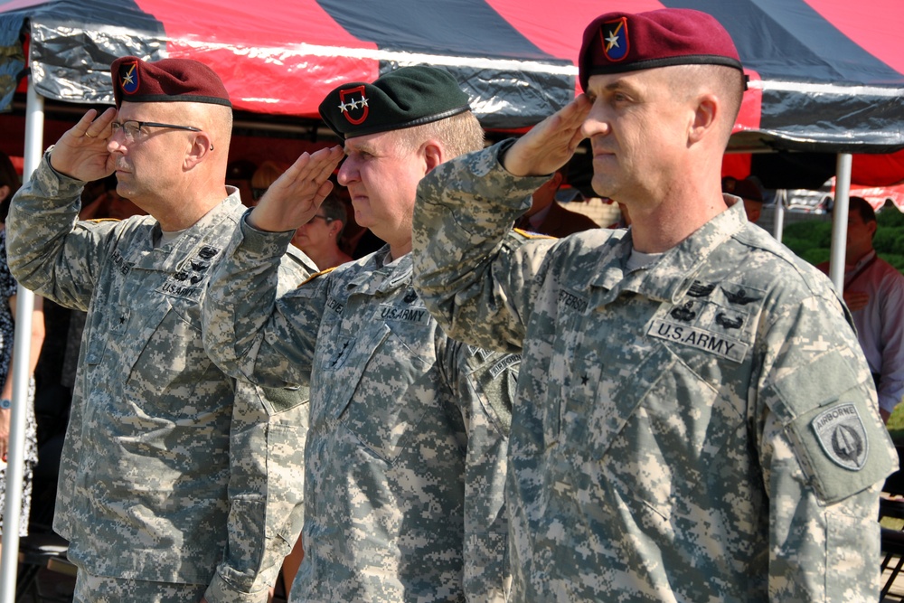 United States Army Special Operations Aviation Command (Airborne) bids farewell to outgoing commanding general