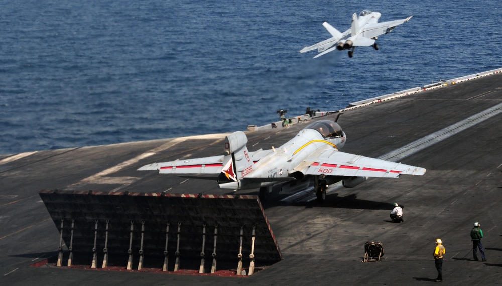 USS George H.W. Bush flight deck operations