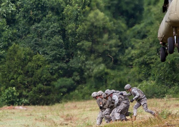 Lifeliners conduct sling load training