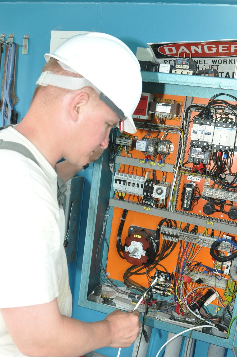Army Reserve engineers upgrade electrical at Fort McCoy