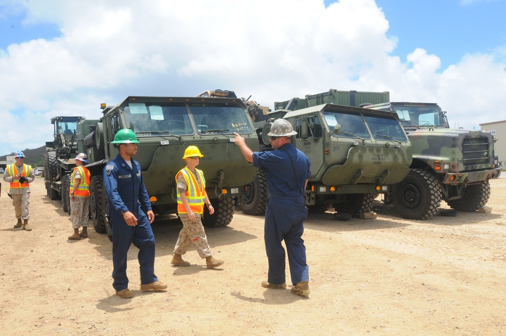 Army watercraft support 3rd Marines during RIMPAC 2014