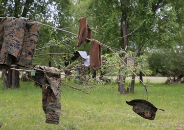 US Marines lead Mongolians during nine-day survivor course at KQ14
