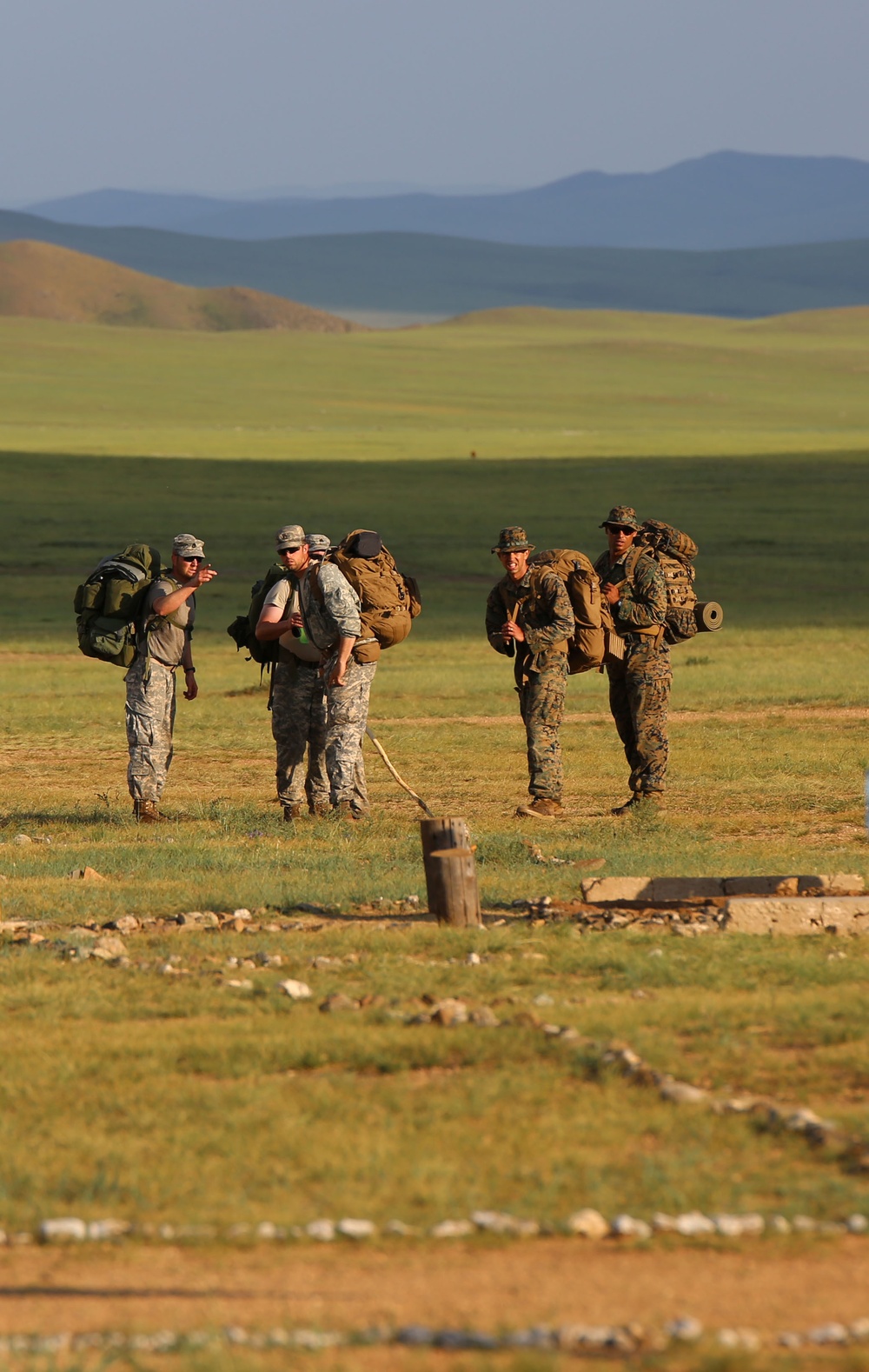 US Marines lead Mongolians during nine-day survivor course at KQ14