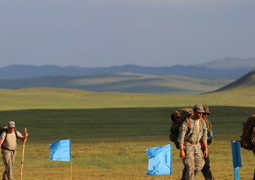 US Marines lead Mongolians during nine-day survivor course at KQ14