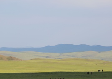 US Marines lead Mongolians during nine-day survivor course at KQ14