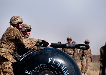 Guardsman conduct sling load operations