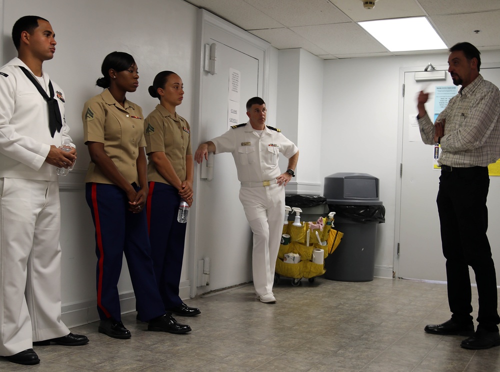 USS Oak Hill Marines, sailors give back to Boston community