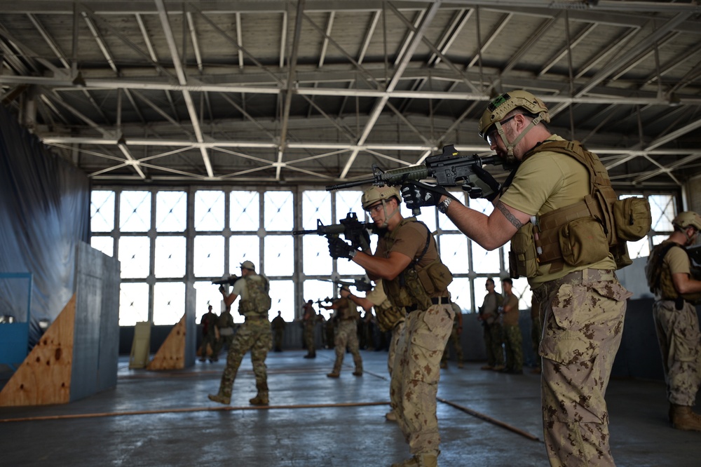 EOD Room Clearing Training during RIMPAC 2014