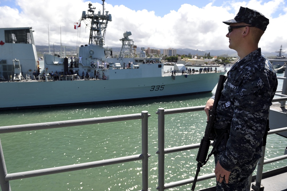HMCS Calgary RIMPAC 2014