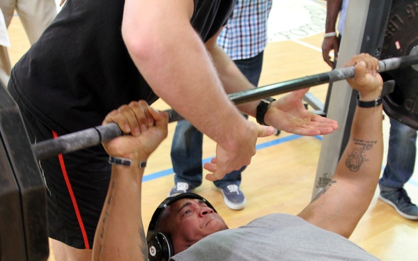 Arifjan Soldiers 'put the strong in Army Strong'