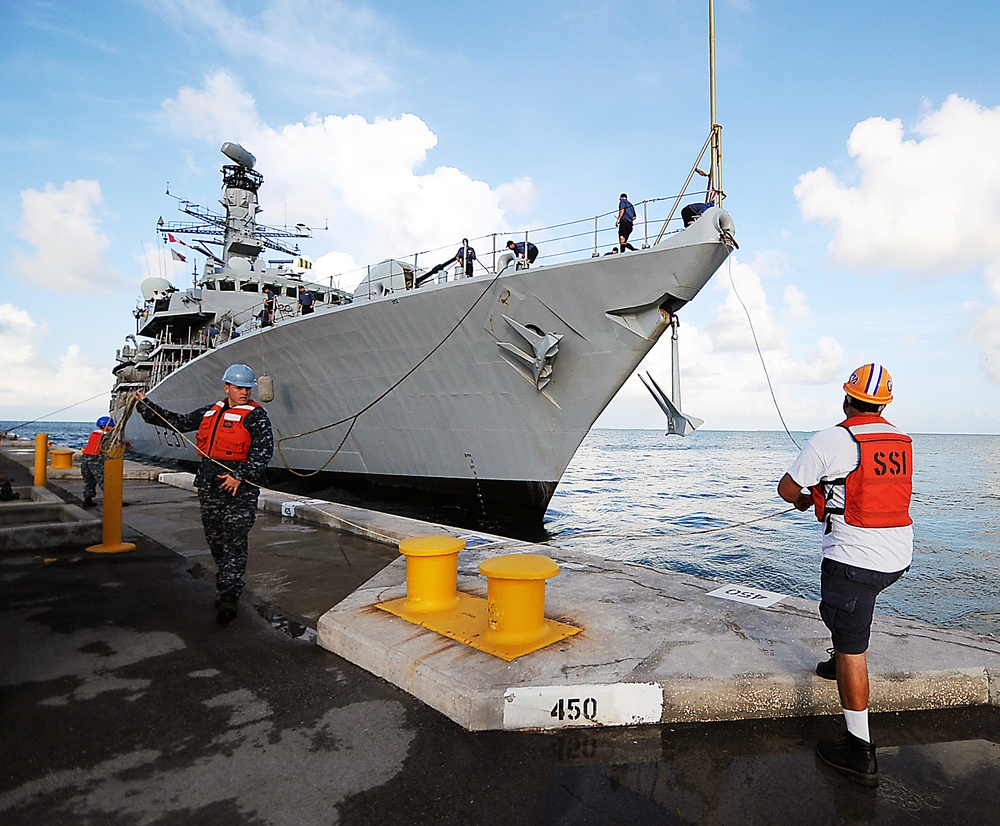 HMS Argyll visits Mole Pier