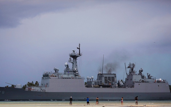 Ships depart, sea phase Rim of the Pacific (RIMPAC) Exercise 2014