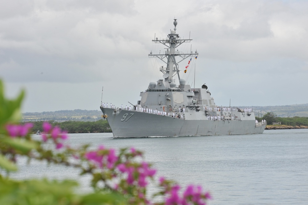 USS Halsey (DDG 97) departs for deployment