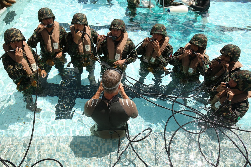 Australian, Mexican militaries conduct SWET training during RIMPAC