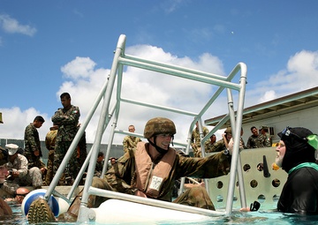 Australian, Mexican militaries conduct SWET Training during RIMPAC