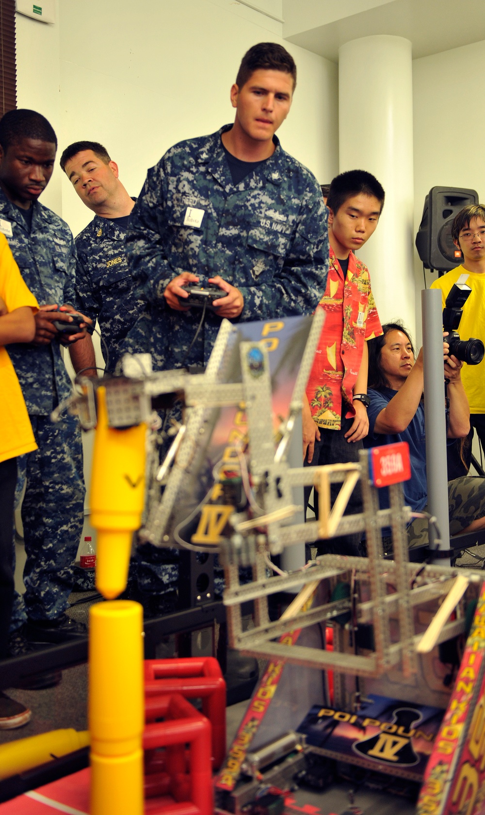 US Pacific Fleet and Office of Naval Research sponsor robotics competition, RIMPAC 2014