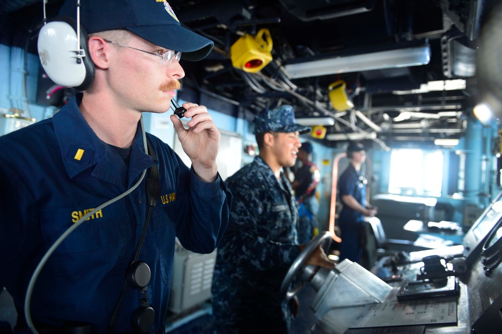 USS Nitze transits the Red Sea