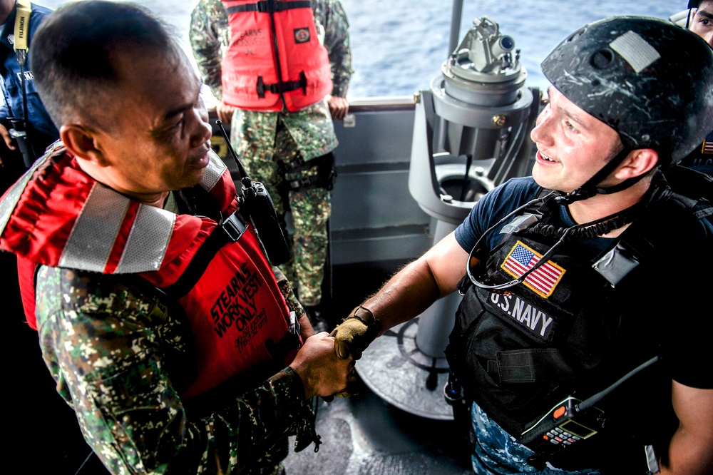 USS John S. McCain visit, board, search and seizure exercise