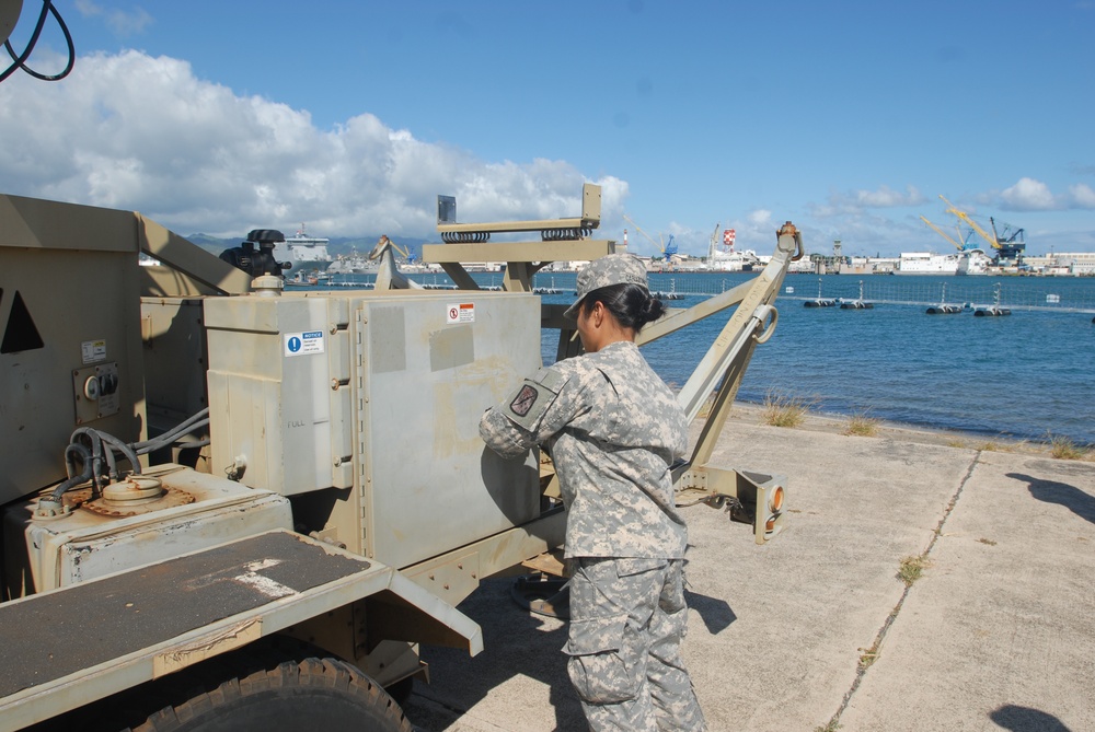Harbormaster troops demonstrate expeditionary capability during RIMPAC 2014