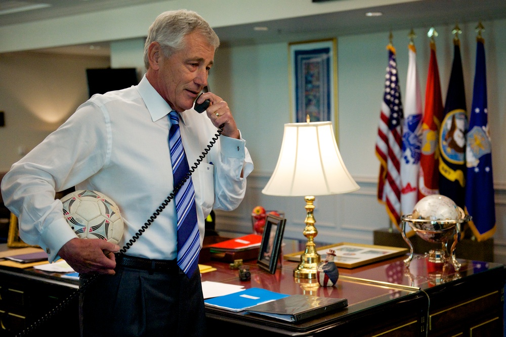 Defense secretary calls Tim Howard