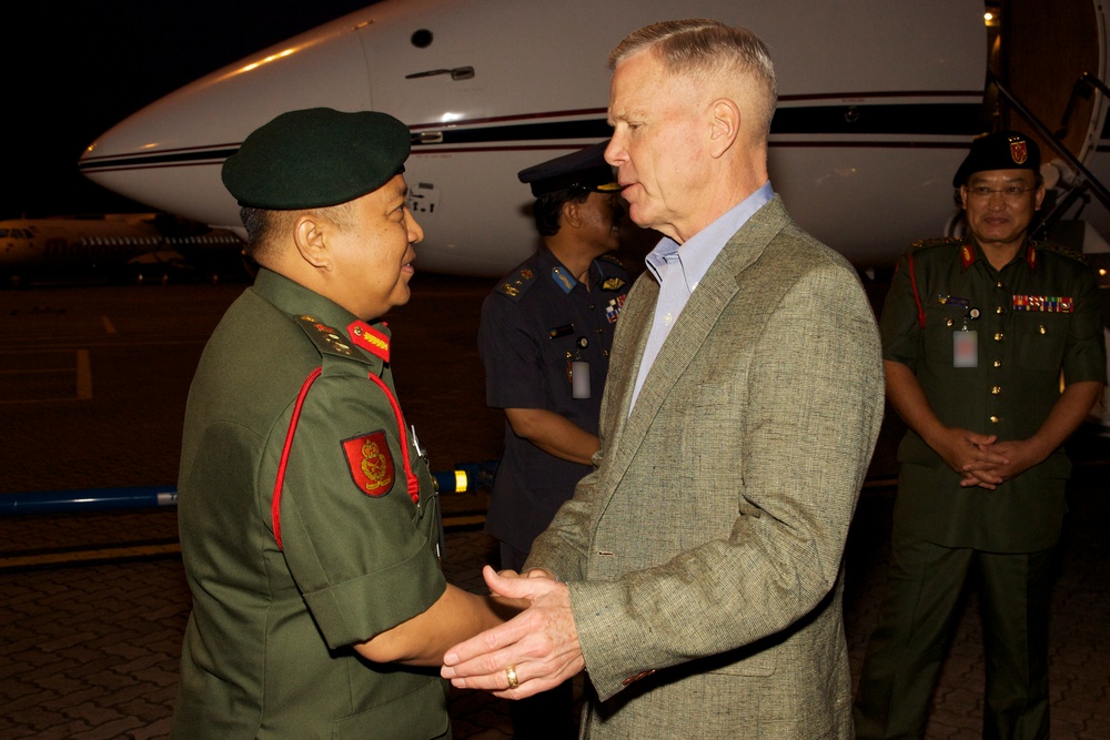 Marine Corps Commandant Departs Malaysia