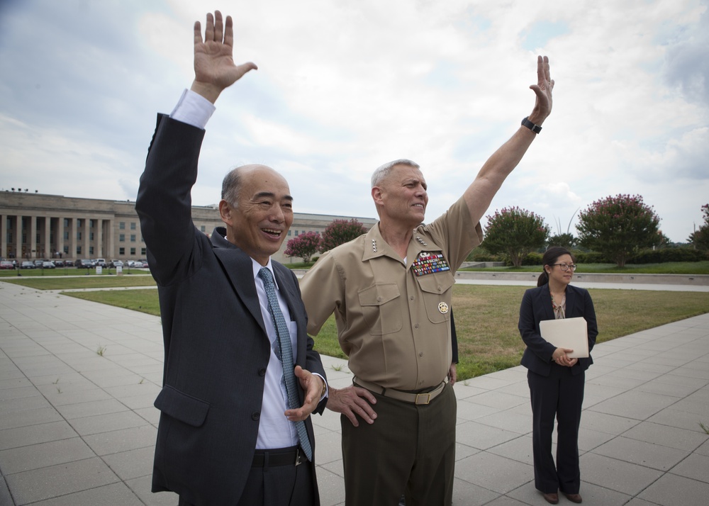 Japanese Defense Minister Visits Pentagon