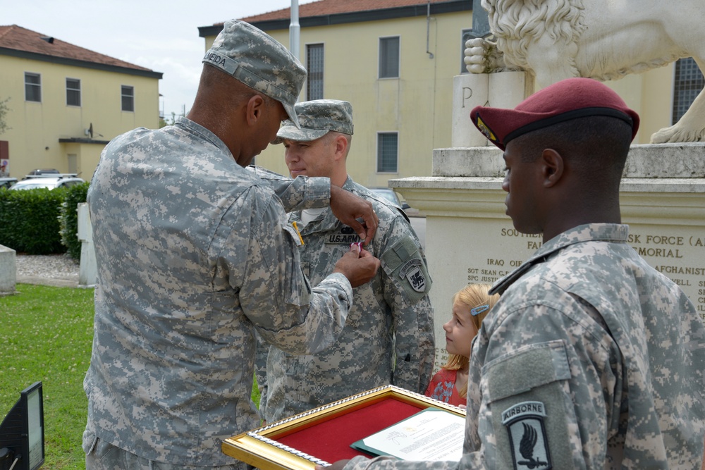 Award ceremony for Lt. Col. Patrick D. Pflaum