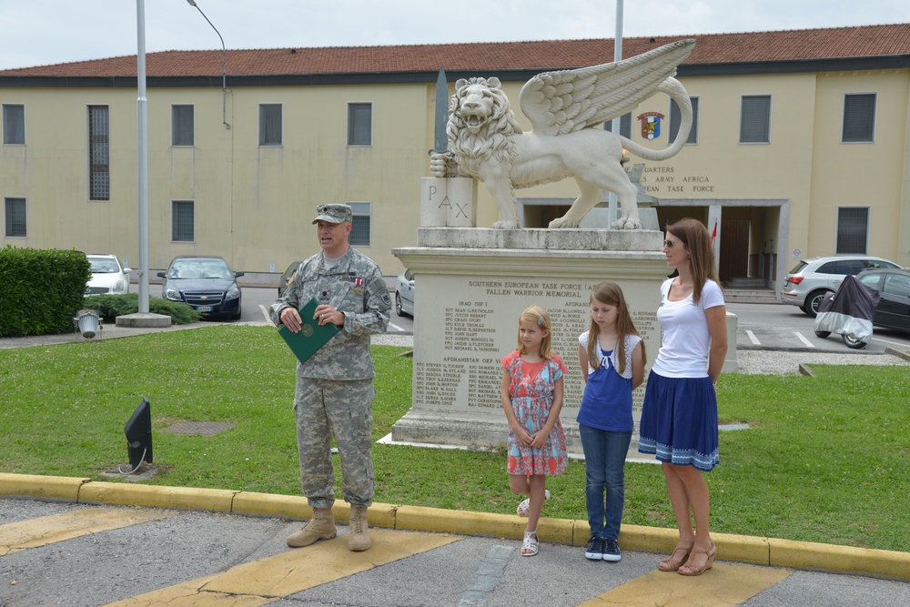 Award ceremony for Lt. Col. Patrick D. Pflaum