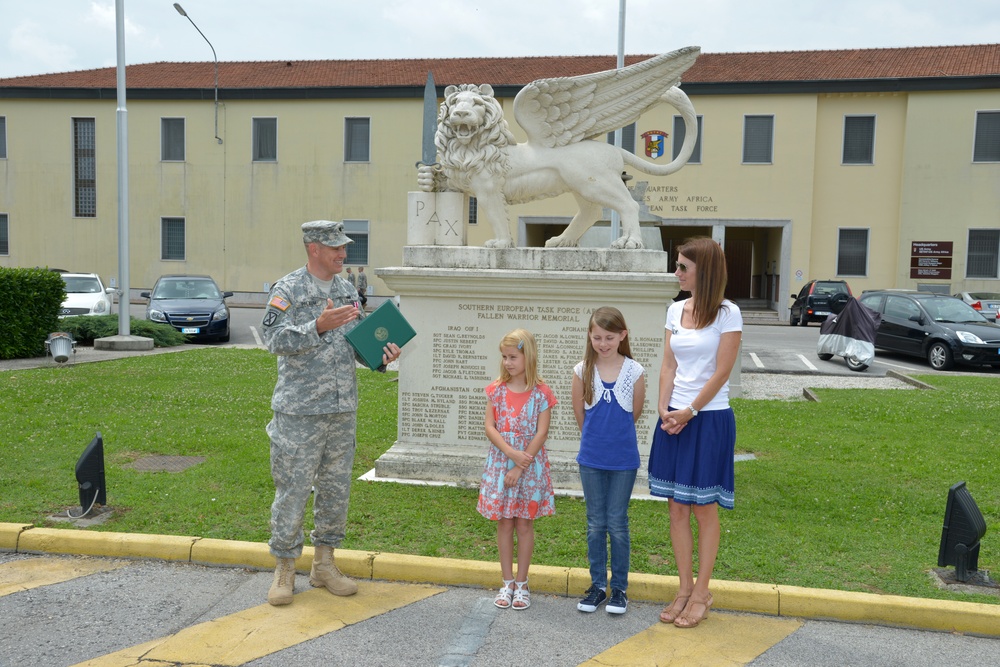 Award ceremony for Lt. Col. Patrick D. Pflaum