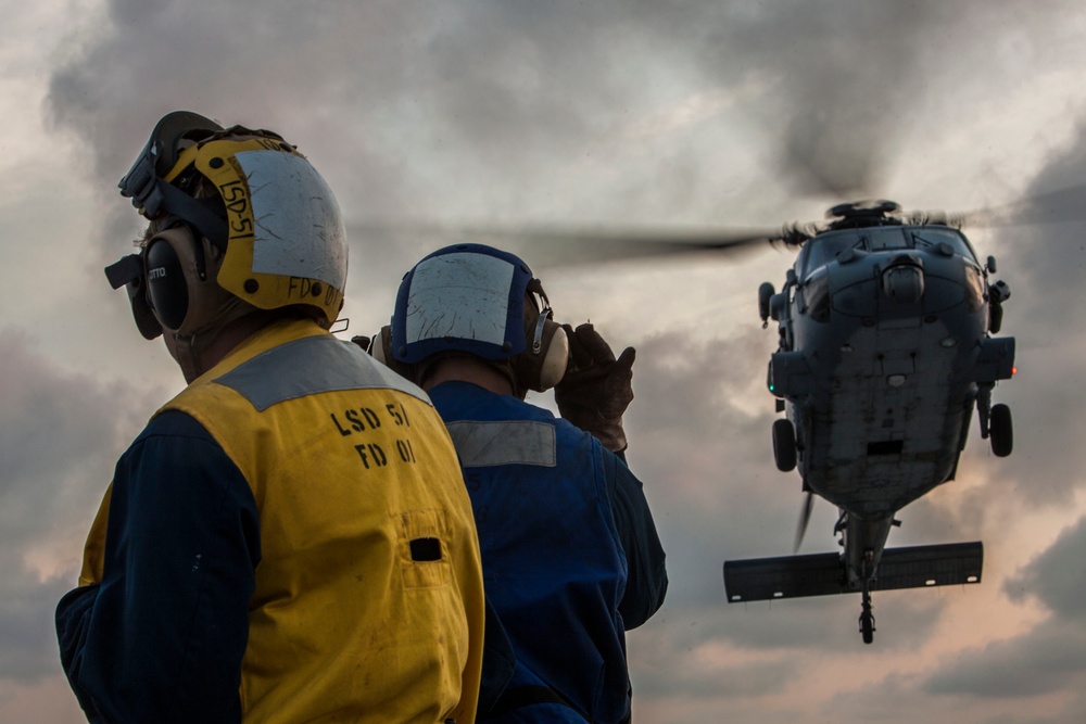 USS Oak Hill conducts flight operations aboard ship