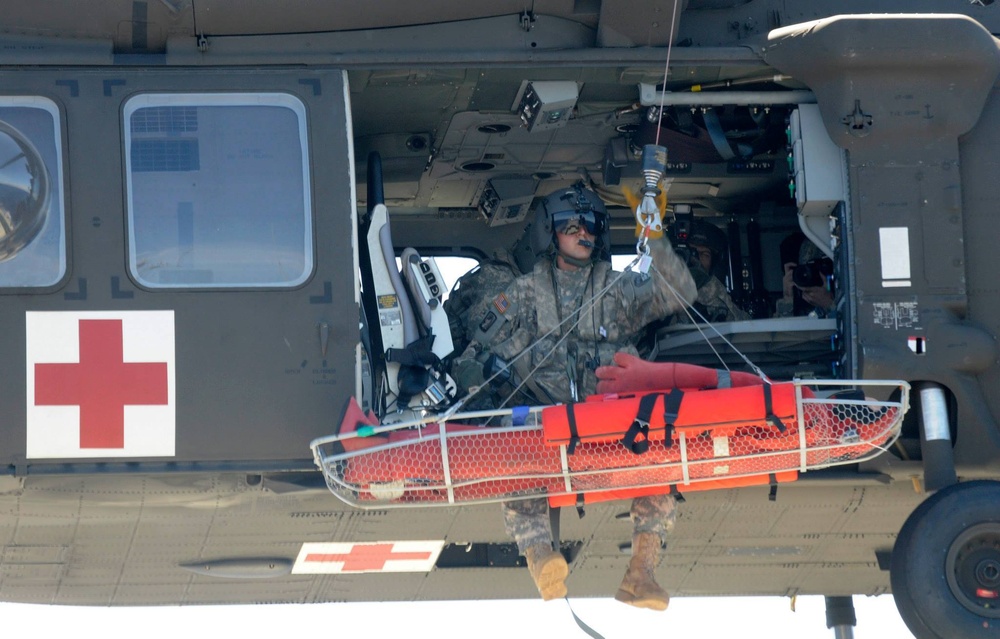 Army, Navy exercise casualty evacuation operations during RIMPAC