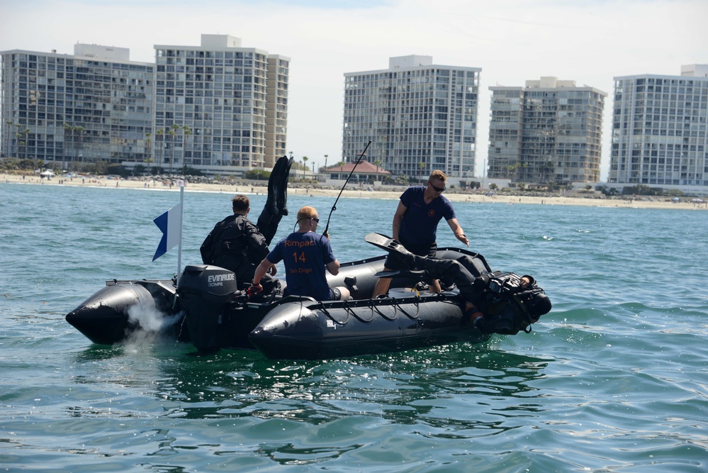 Diving operations, RIMPAC 2014