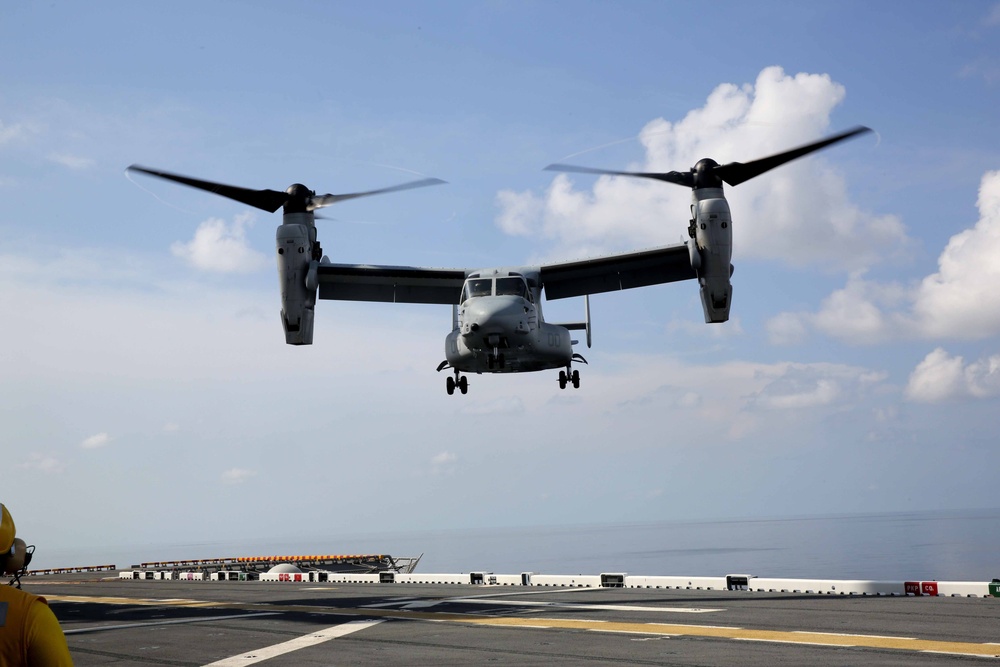 Marines, Sailors conduct first-time flight operations aboard USS America