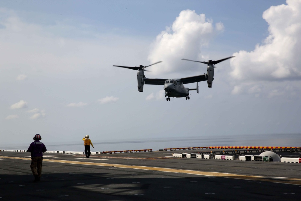 Marines, Sailors conduct first-time flight operations aboard USS America