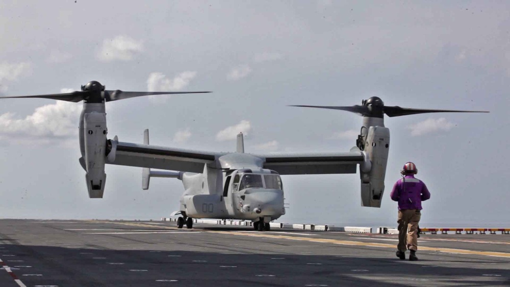 Marines, Sailors conduct first time flight operations aboard USS America (LHA 6)