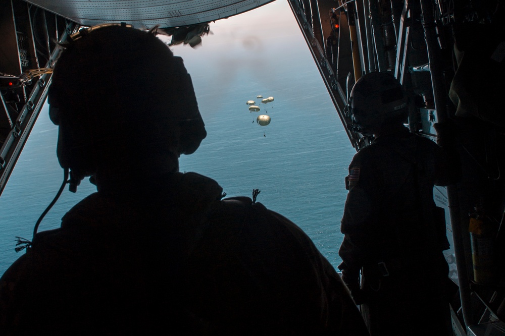 Static-line parachute qualification jump