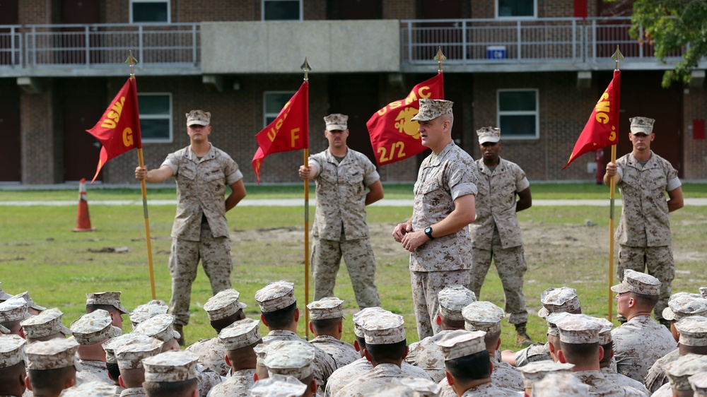 2/2 Marines receive mission readiness brief from 26th MEU leaders