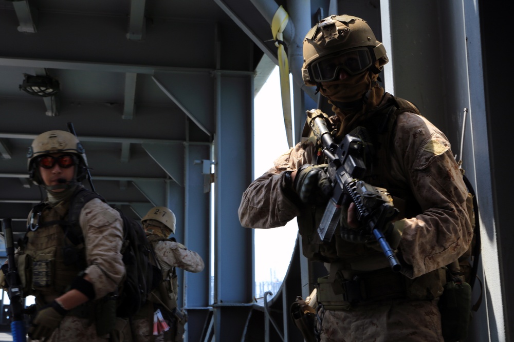 24th MEU's Maritime Raid Force Marines conduct Realistic Urban Training