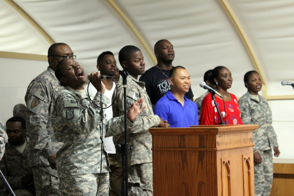 Gospel service keeps Soldiers close to God in Kuwait