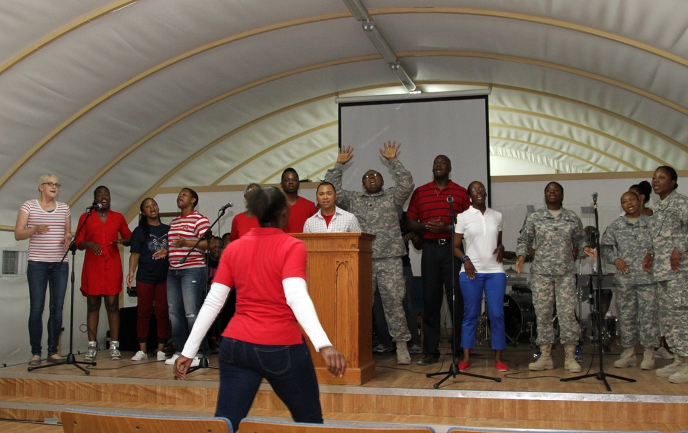 Gospel service keeps Soldiers close to God in Kuwait